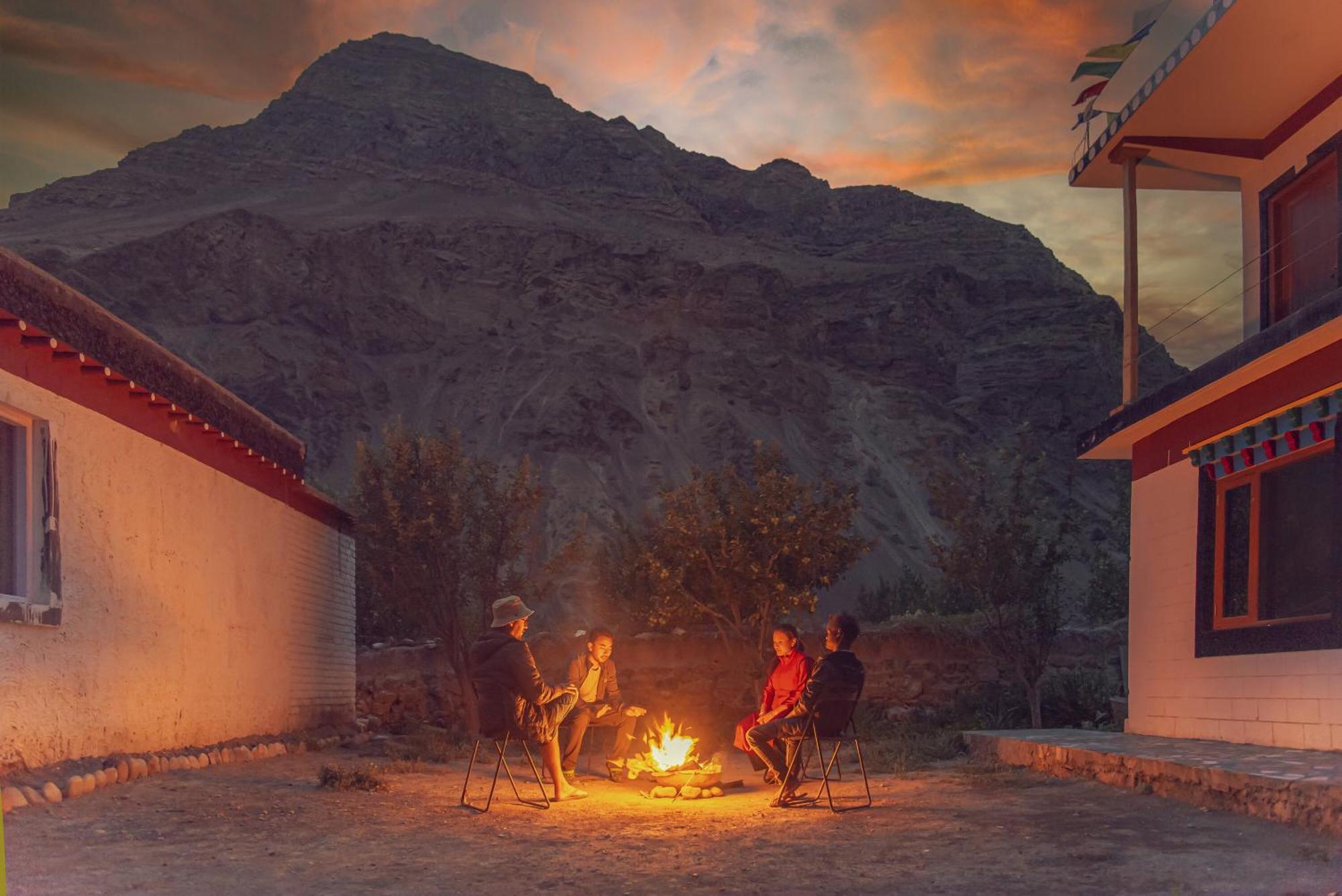Lodge Echor Mud Huts Tabo, Spiti Valley *